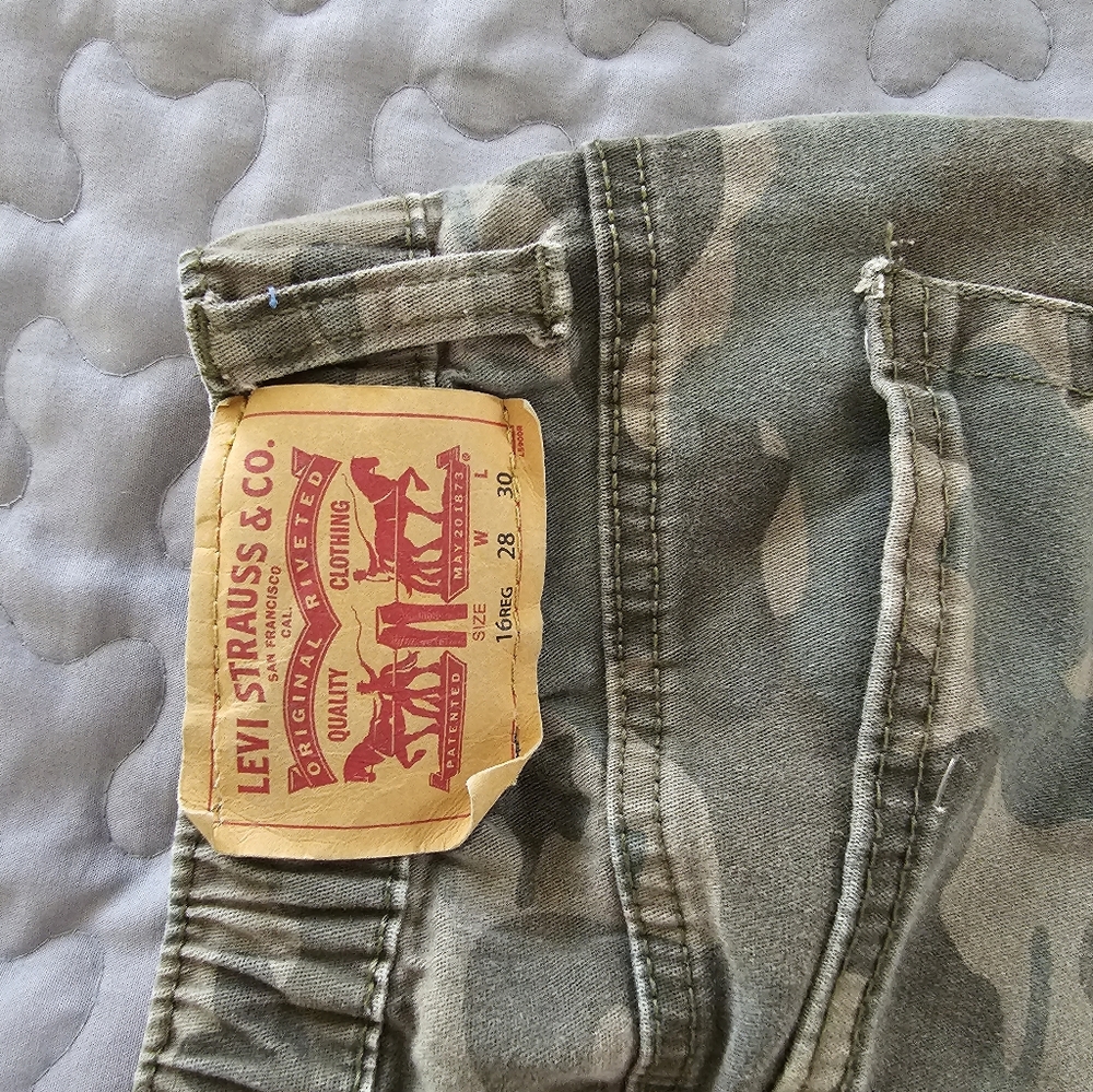 Camo Levi's joggers